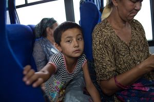 central asia uzbekistan stefano majno child bus mojnaq.jpg